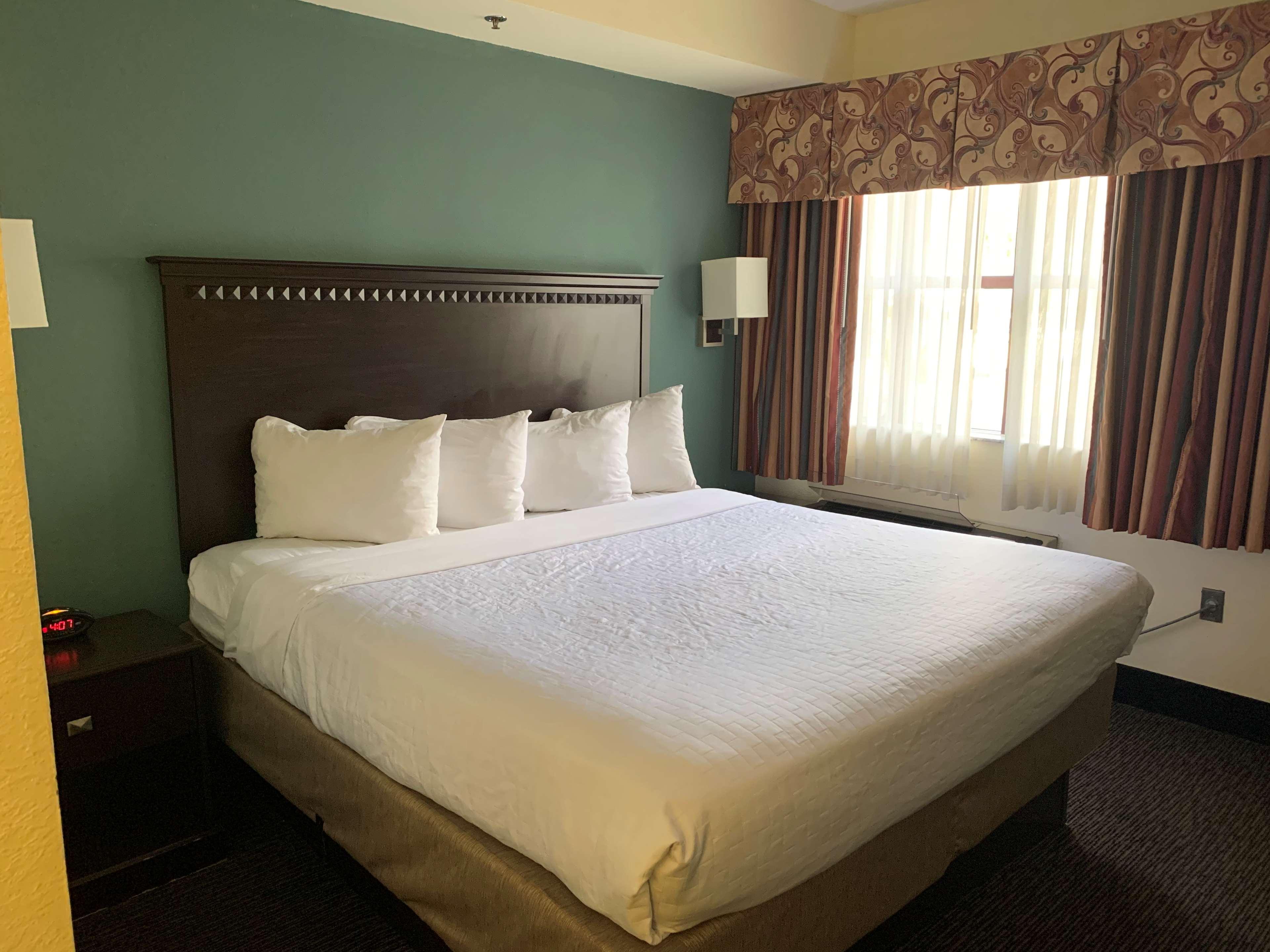 Western Gateway Grand 3*